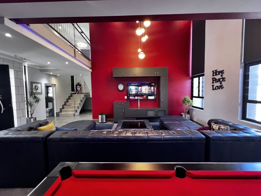 To Let 5 Bedroom Property for Rent in Parklands North Western Cape